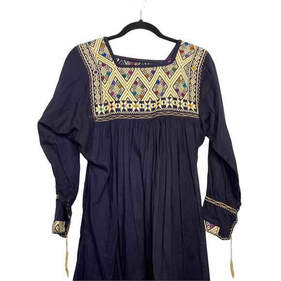 Santa Margarita San Andres Handmade Embroidered Spanish/ Boho Flowy Tunic Top - Picture 3 of 5